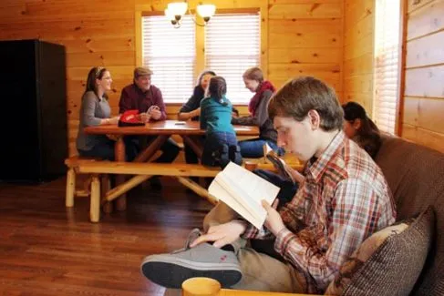 large_retreats_cabin_family